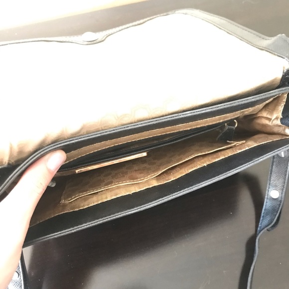 Black Ivanka Trump shoulder bag - Picture 7 of 7